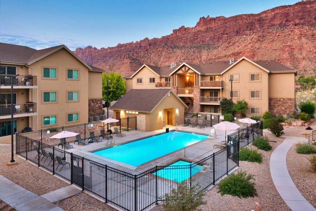 5K Top Floor Redcliff Condo, Pool & Hot Tub Моаб Экстерьер фото